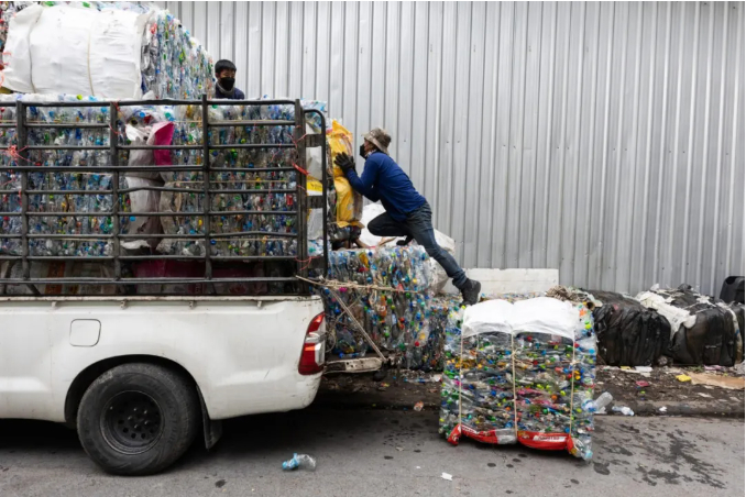 Pengepungan sampah di Thailand